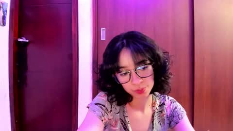 Lunna online show from 02/10/25, 12:41