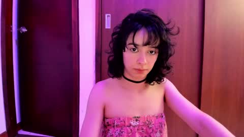Lunna online show from 03/08/25, 01:17