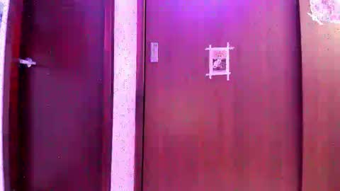 Snapshot of petitee_lunna chatting on 10/18/25, 11:05 Lunna online show from 10/18/25, 11:05