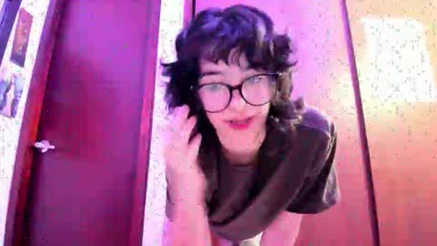 Snapshot of petitee_lunna chatting on 10/20/25, 02:56 Lunna online show from 10/20/25, 02:56