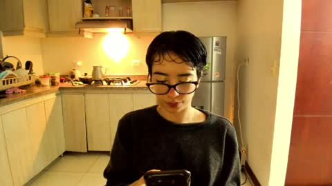 Lunna online show from 05/30/26, 01:25