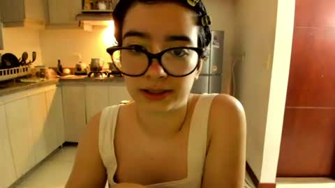 Lunna online show from 06/13/26, 01:36