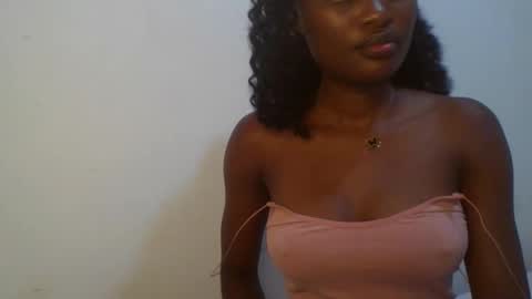 Snapshot of petiteediva chatting on 03/24/26, 02:38 diva online show from 03/24/26, 02:38
