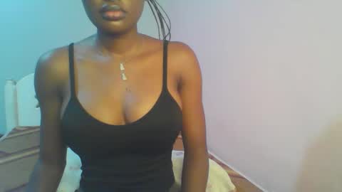 Snapshot of petiteediva chatting on 05/07/26, 02:28 diva online show from 05/07/26, 02:28