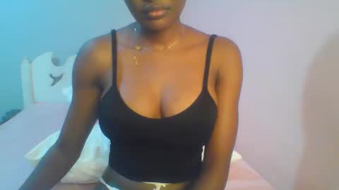 Snapshot of petiteediva chatting on 06/05/26, 02:12 diva online show from 06/05/26, 02:12