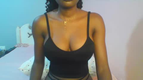 Snapshot of petiteediva chatting on 06/14/26, 02:57 diva online show from 06/14/26, 02:57