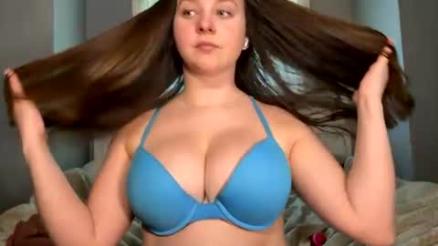 Bella online show from 06/26/26, 07:07