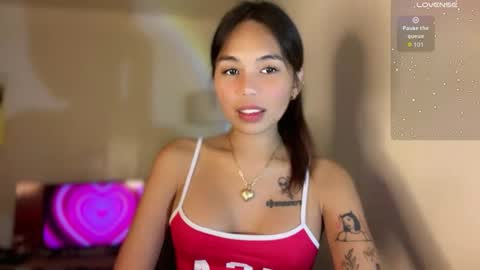 Snapshot of petitegirlx69 chatting on 03/27/26, 12:16 miss lisa online show from 03/27/26, 12:16
