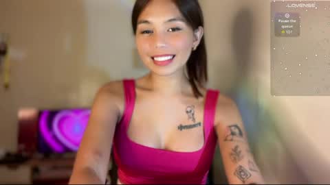 Snapshot of petitegirlx69 chatting on 07/28/26, 09:15 miss lisa online show from 07/28/26, 09:15