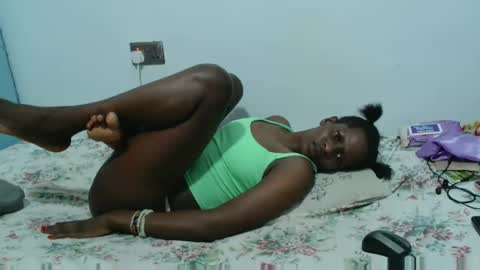 petitegirly12 online show from 03/06/25, 05:33