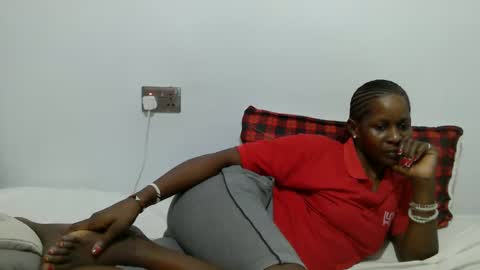 petitegirly12 online show from 03/11/25, 05:02