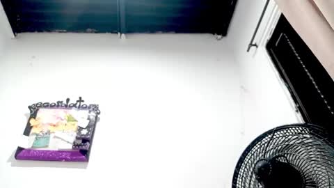 danna online show from 11/18/25, 03:34