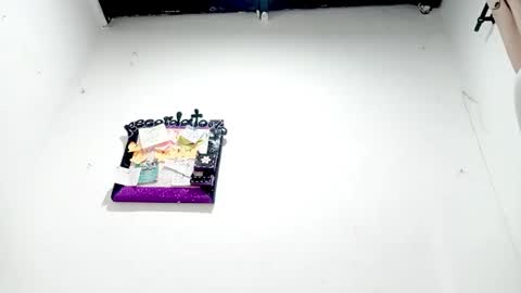 danna online show from 12/17/25, 02:50