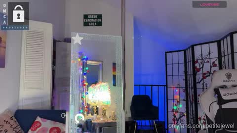 Jules online show from 09/19/25, 09:32