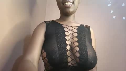 Snapshot of petitemomma76379 chatting on 06/02/26, 08:16 sexy chocolate online show from 06/02/26, 08:16