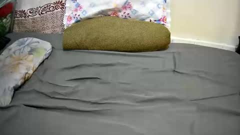 petitetasha online show from 12/01/25, 07:24