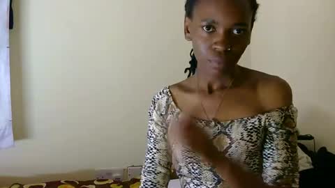 Snapshot of petitevixenn chatting on 08/04/26, 03:03 petitevixenn online show from 08/04/26, 03:03