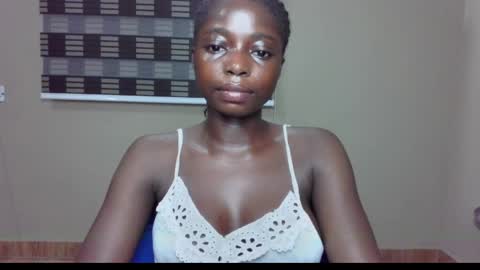 Snapshot of petitexxebony chatting on 06/02/26, 08:00 petitexxebony online show from 06/02/26, 08:00