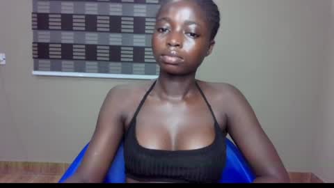 Snapshot of petitexxebony chatting on 06/06/26, 11:09 petitexxebony online show from 06/06/26, 11:09