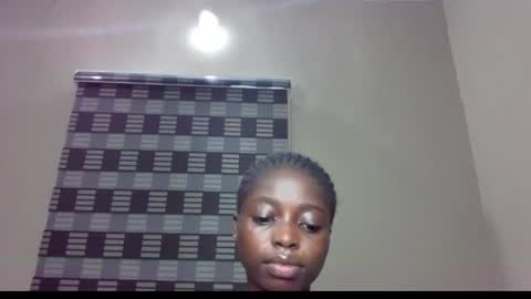 Snapshot of petitexxebony chatting on 06/11/26, 02:53 petitexxebony online show from 06/11/26, 02:53