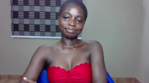 Snapshot of petitexxebony chatting on 06/13/26, 04:43 petitexxebony online show from 06/13/26, 04:43