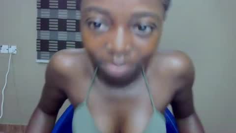 petitexxebony online show from 07/12/26, 07:05