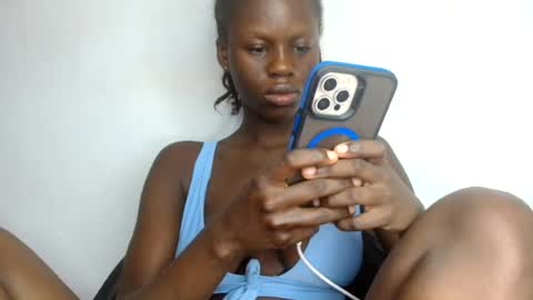 Snapshot of petitgirl88 chatting on 07/16/26, 07:14 petitgirl88 online show from 07/16/26, 07:14