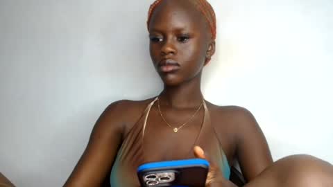 Snapshot of petitgirl88 chatting on 07/24/26, 08:23 petitgirl88 online show from 07/24/26, 08:23
