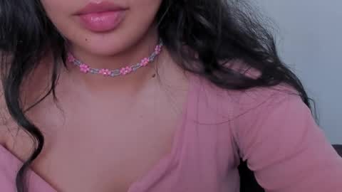Snapshot of petitgirl_ chatting on 05/26/26, 07:21 J A S S online show from 05/26/26, 07:21