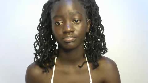 petitte_gyaal online show from 10/15/25, 06:57