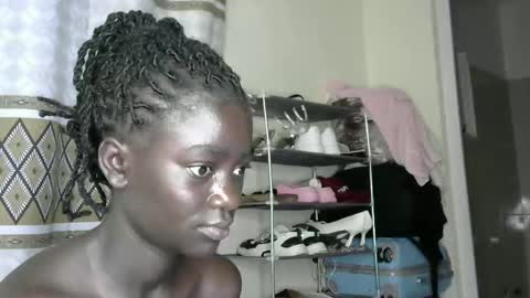 petitte_gyaal online show from 11/13/25, 02:10