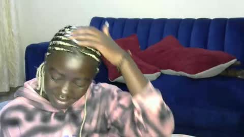 petitte_gyaal online show from 12/17/25, 02:28