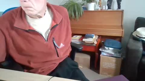 petitwilly online show from 02/19/25, 10:12