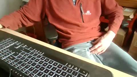 Snapshot of petitwilly chatting on 02/23/26, 08:55 petitwilly online show from 02/23/26, 08:55