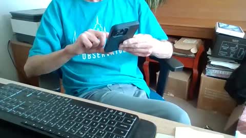 Snapshot of petitwilly chatting on 05/12/26, 11:40 petitwilly online show from 05/12/26, 11:40