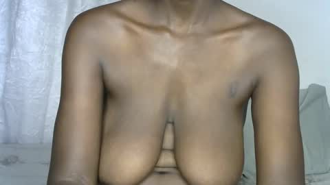 Snapshot of pettite_cora1 chatting on 11/11/25, 05:35 pettite_cora1 online show from 11/11/25, 05:35