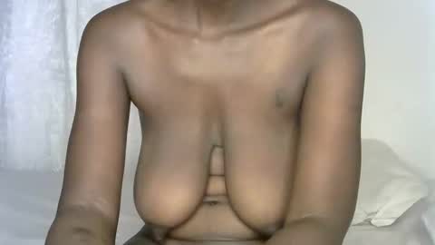 Snapshot of pettite_cora1 chatting on 11/17/25, 03:29 pettite_cora1 online show from 11/17/25, 03:29