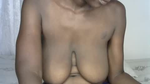 Snapshot of pettite_cora1 chatting on 11/19/25, 05:46 pettite_cora1 online show from 11/19/25, 05:46