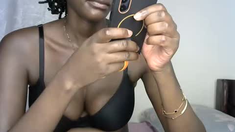 Snapshot of pettite_cora1 chatting on 11/27/25, 07:38 pettite_cora1 online show from 11/27/25, 07:38