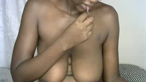 Snapshot of pettite_cora1 chatting on 12/15/25, 09:30 pettite_cora1 online show from 12/15/25, 09:30