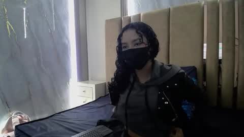 Snapshot of pettymoon chatting on 10/21/25, 12:28 Moon  online show from 10/21/25, 12:28