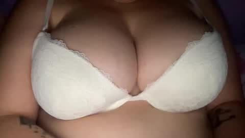 Snapshot of peular chatting on 05/20/26, 11:11 peular online show from 05/20/26, 11:11