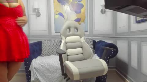 Snapshot of pevert_curvy chatting on 11/11/25, 10:37 online show from 11/11/25, 10:37