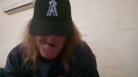 Snapshot of pevinu chatting on 09/23/25, 06:49 Hugh Pervert online show from 09/23/25, 06:49