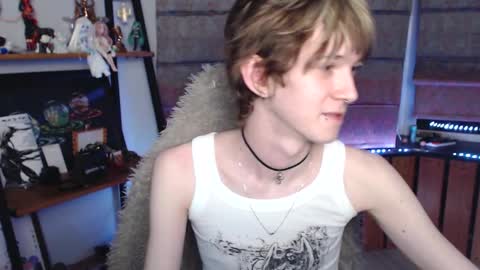 Snapshot of pexxide chatting on 04/07/26, 07:25 soren online show from 04/07/26, 07:25