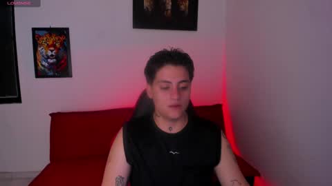 Snapshot of peytonbox chatting on 09/10/25, 12:05 peytonbox online show from 09/10/25, 12:05