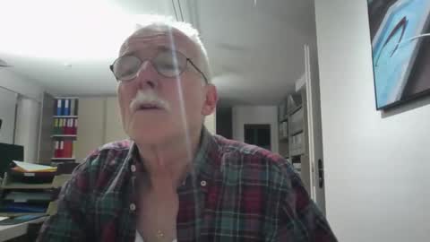 Snapshot of pgroove542707 chatting on 12/21/25, 11:23 pgroove542707 online show from 12/21/25, 11:23