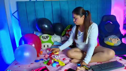 Phamela Holter online show from 10/25/25, 08:58