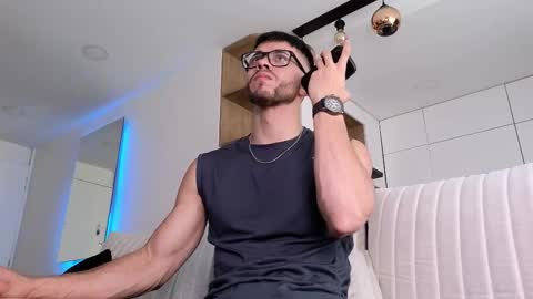 phantom_bigger1 online show from 11/10/25, 03:33