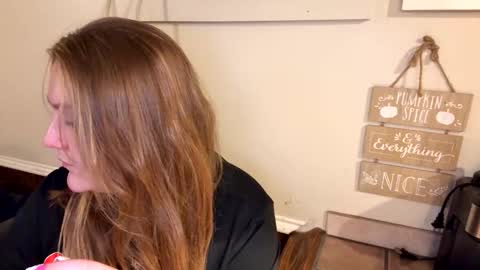 Snapshot of phatassblond chatting on 01/11/26, 11:10 PhatAssBlond online show from 01/11/26, 11:10